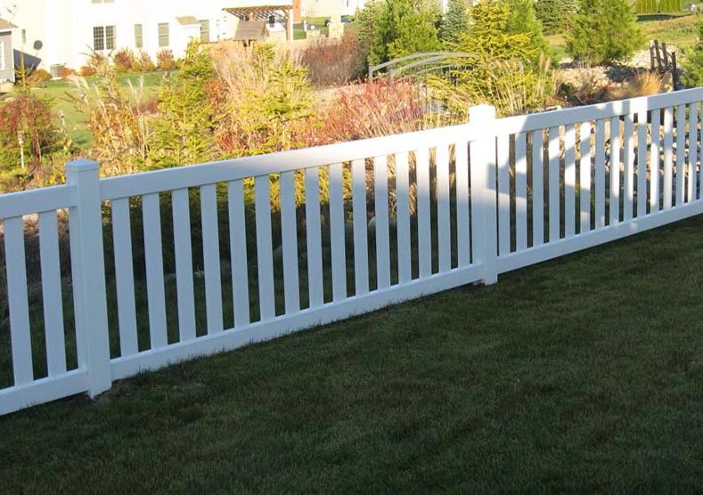 DFS Vinyl Pool Fence, Lakeside profile in white
